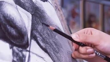 3组镜头女孩静物素描绘画手部纸张实拍视频的预览图